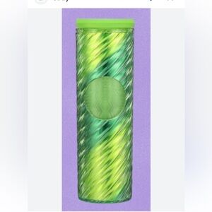 NWT Starbucks Green swirled 16 oz. Tumbler with lid 2023 Holiday plastic tumbler